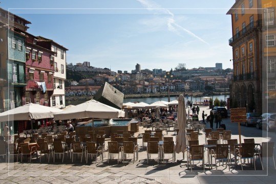 Praça da Ribeira mit Blick zum Douro